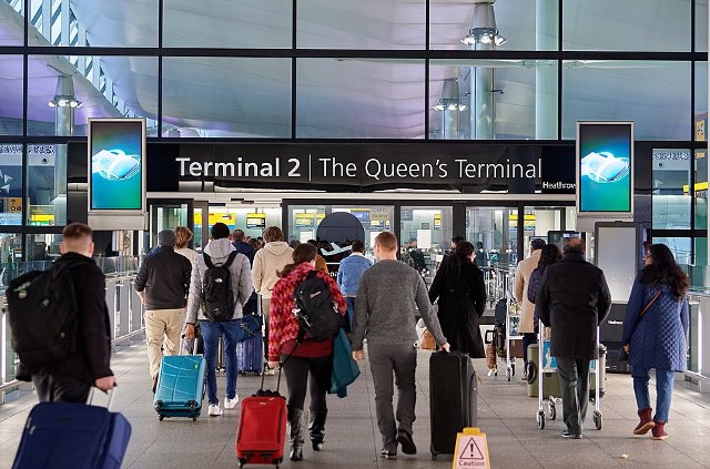 Heathrow s T2 to get new baggage system ADS Advance